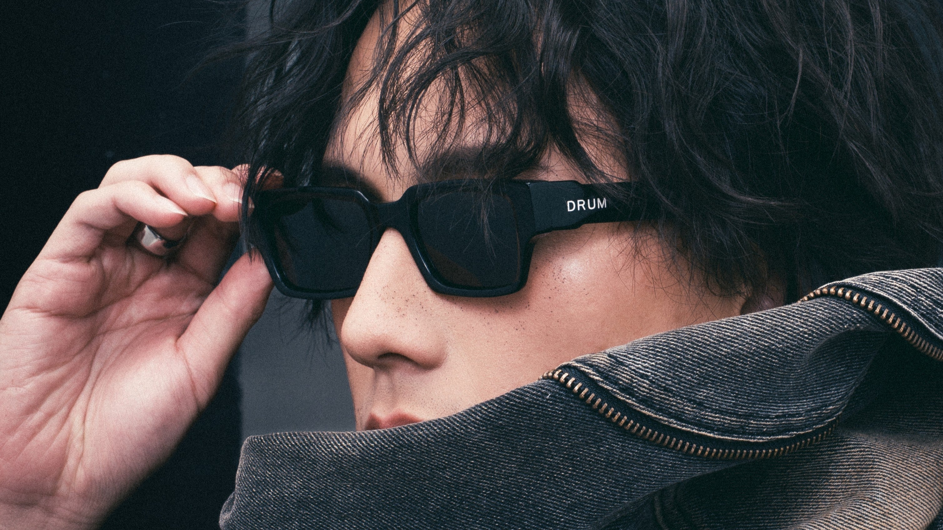 Are Sunglasses Necessary and What Styles Are in Fashion?