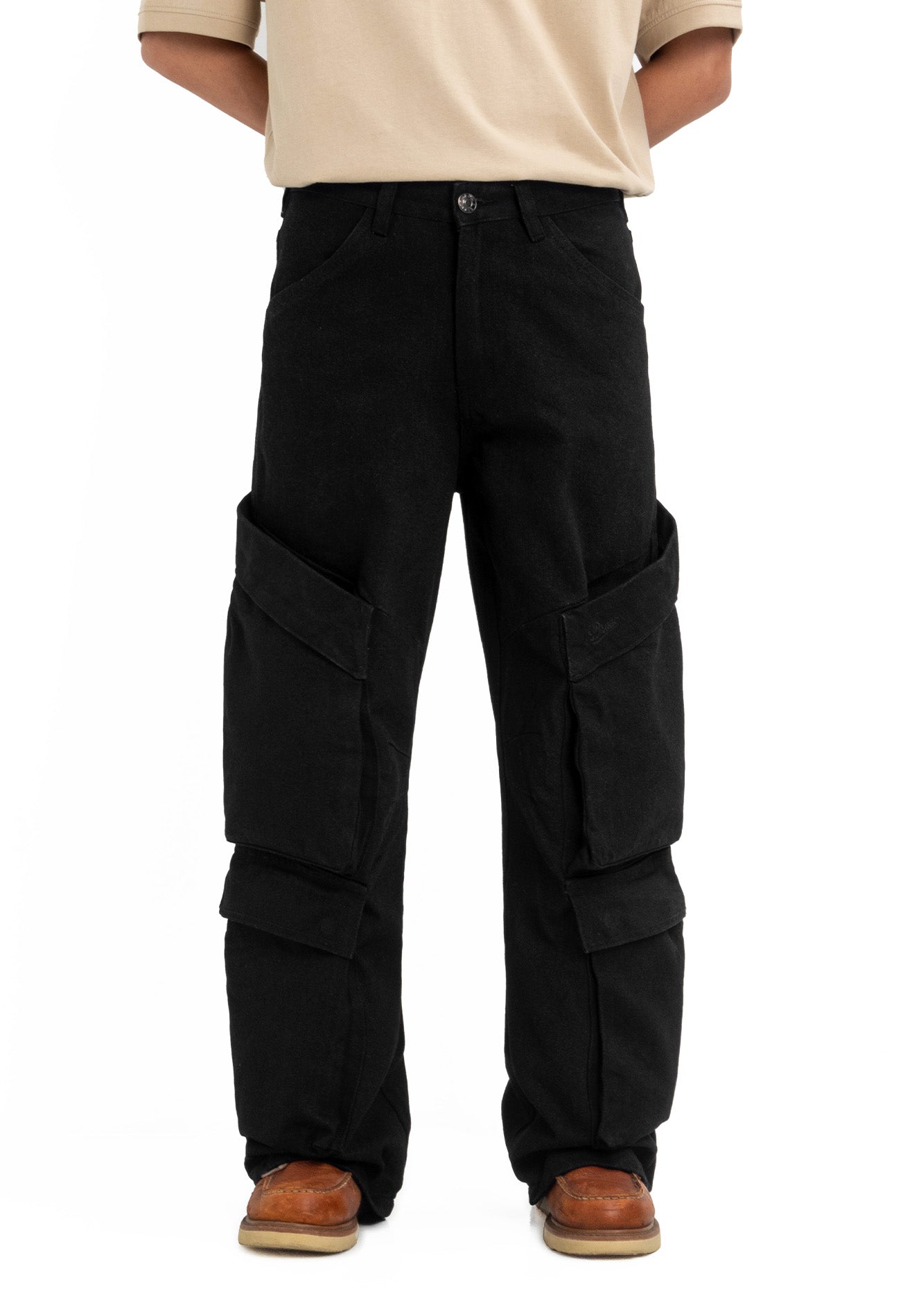 DRUM SELECT Twin Pockets Detailed Baggy Cargo Jeans- Black