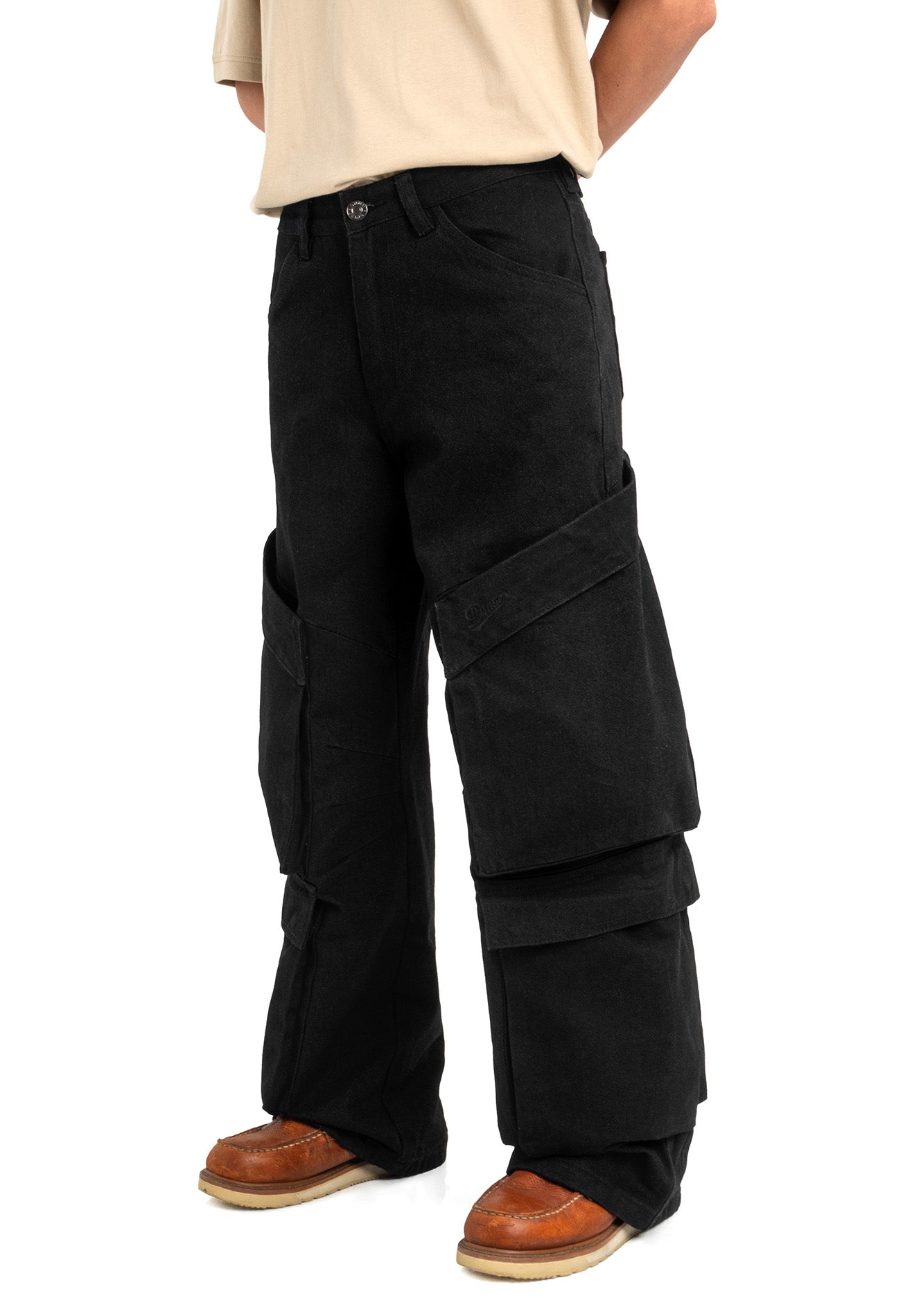 DRUM SELECT Twin Pockets Detailed Baggy Cargo Jeans- Black