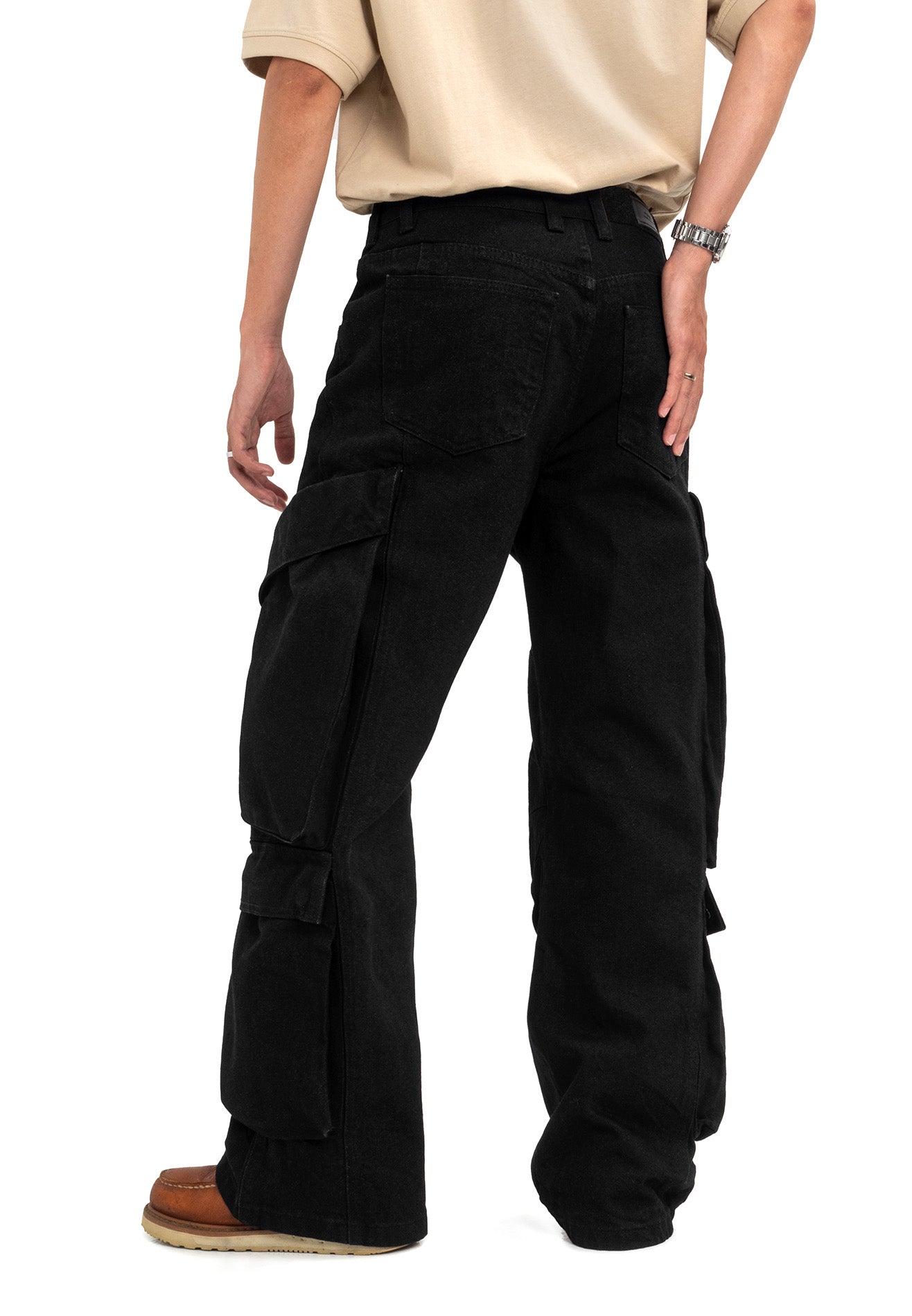DRUM SELECT Twin Pockets Detailed Baggy Cargo Jeans- Black