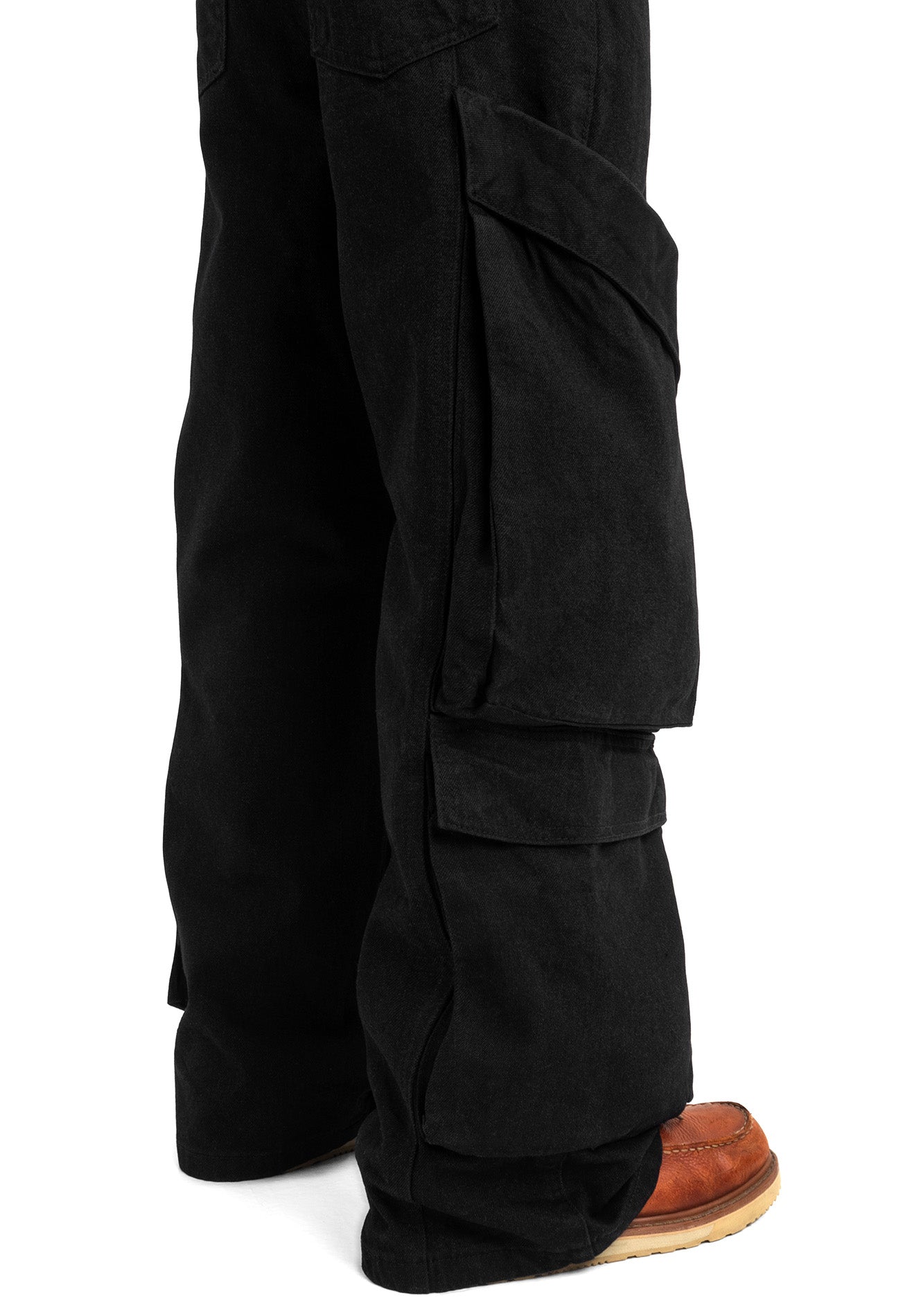DRUM SELECT Twin Pockets Detailed Baggy Cargo Jeans- Black