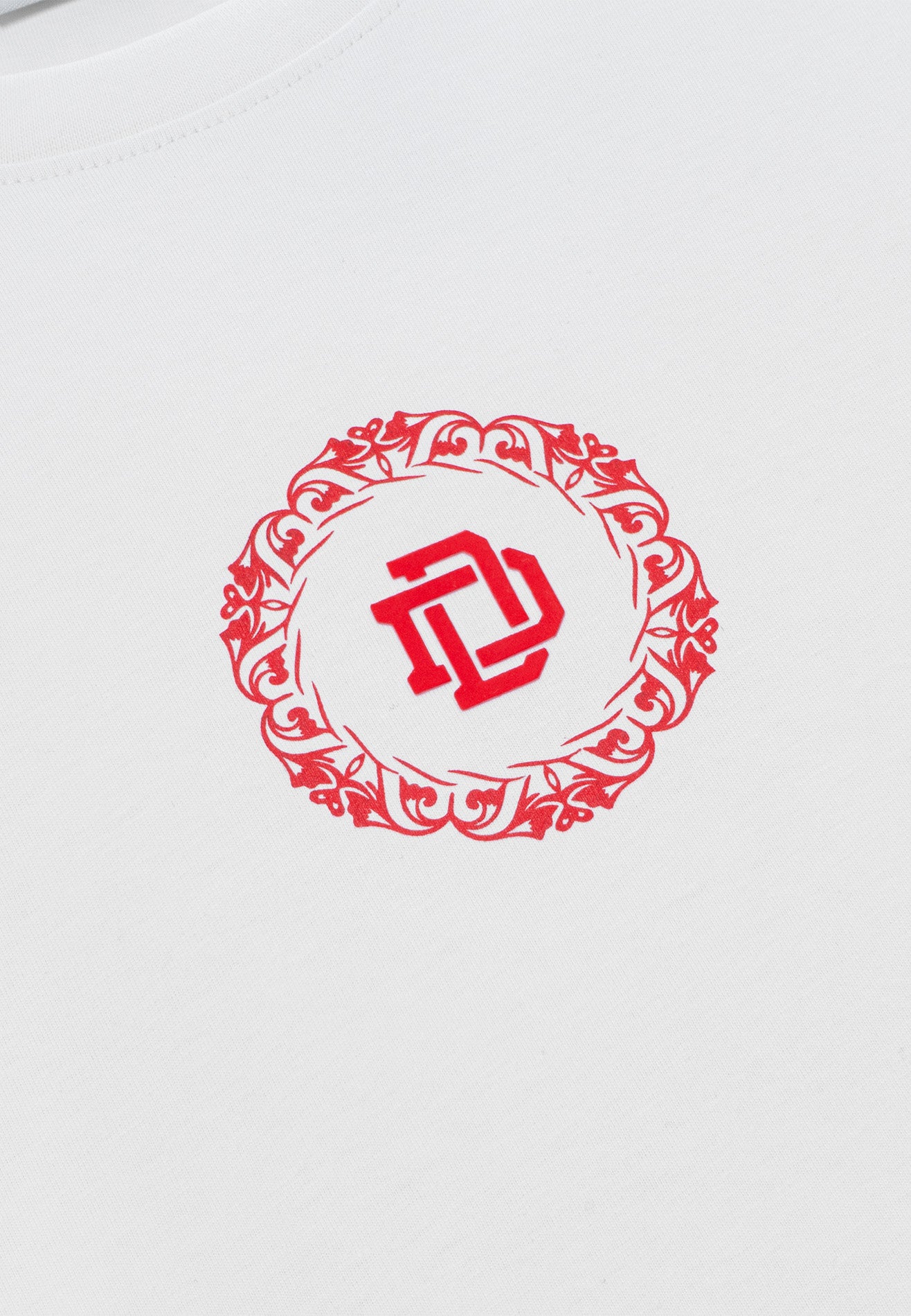 DRUM E. Statement Relaxed Fit Tee- White