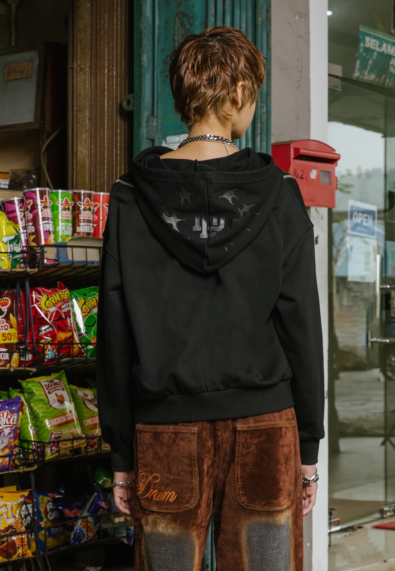 DRUM S. Women Logo Embroidey Zipped Details Hoodie - Black