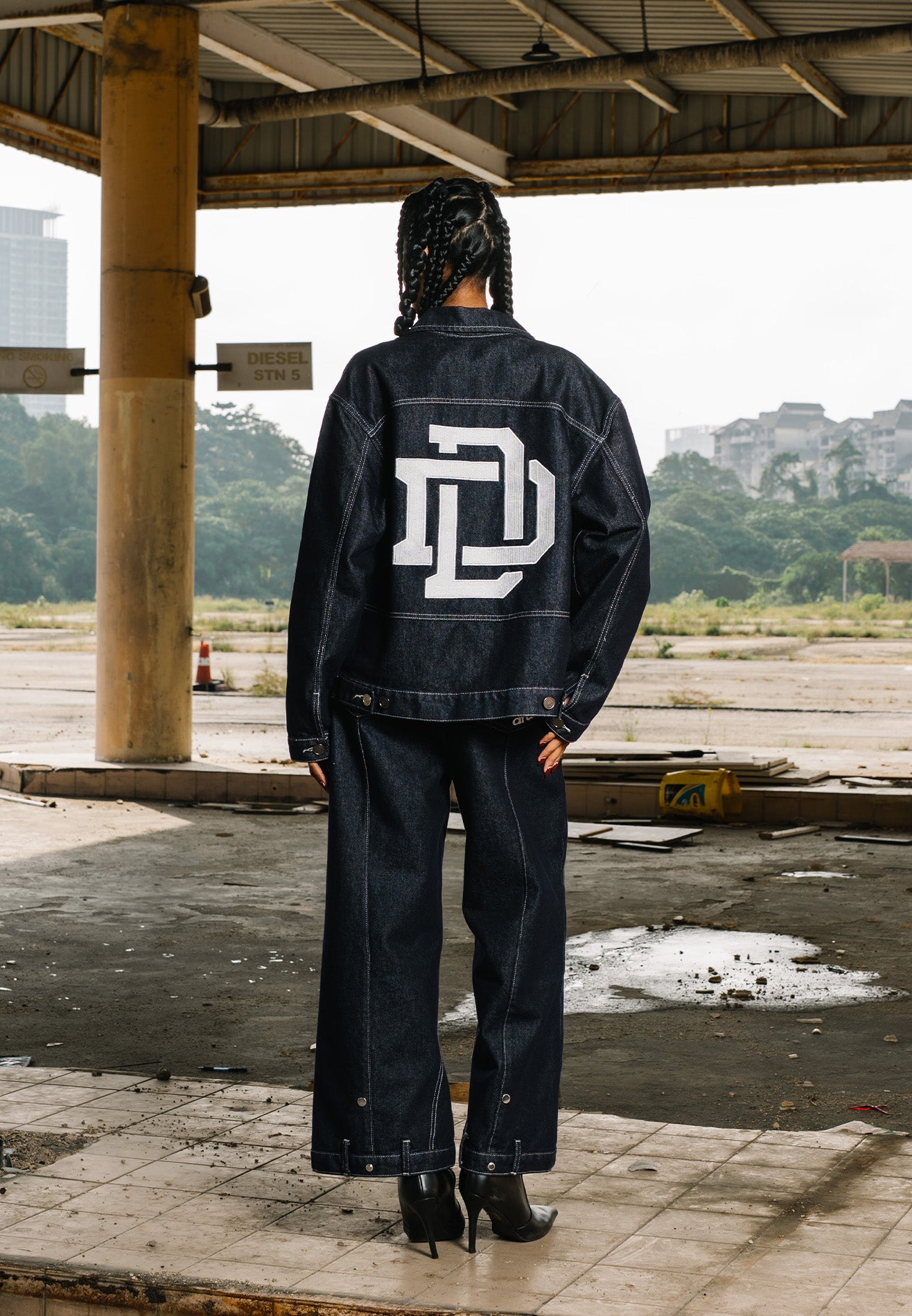 DRUM S. Denim Syndicate Clasp Buckle Jacket- Navy