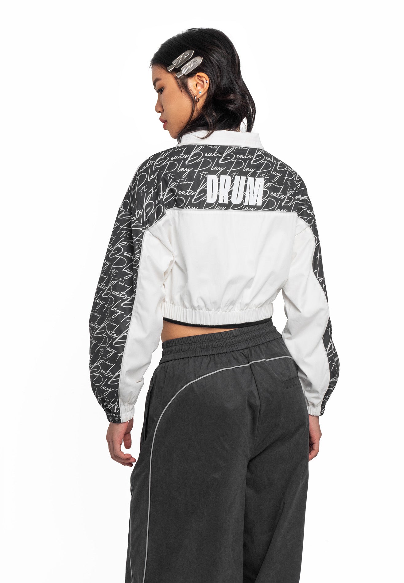 Select Women Lightweight Reflective Print Crop Jacket- White