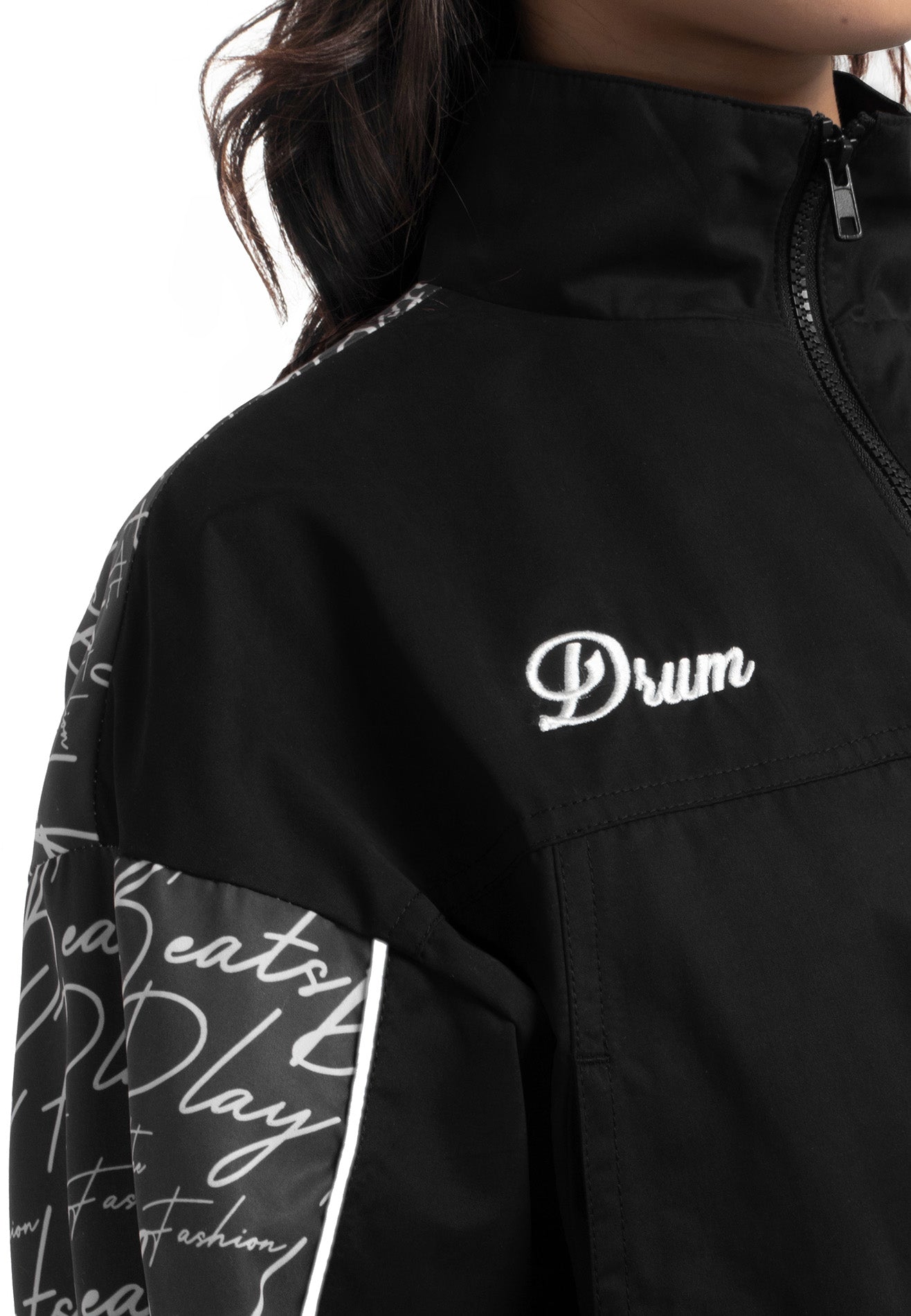 Select Women Lightweight Reflective Print Crop Jacket- Black