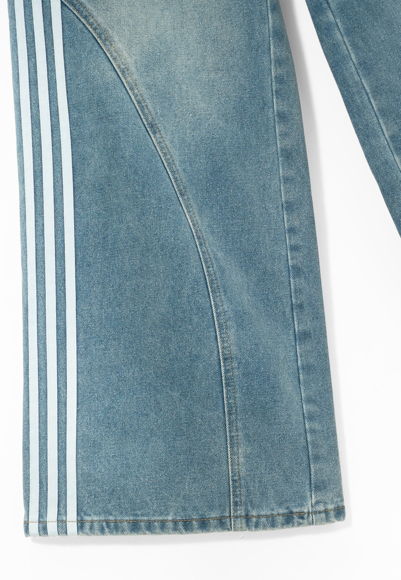DRUM S. Grosgrain Tape Baggy Jeans- Light Blue