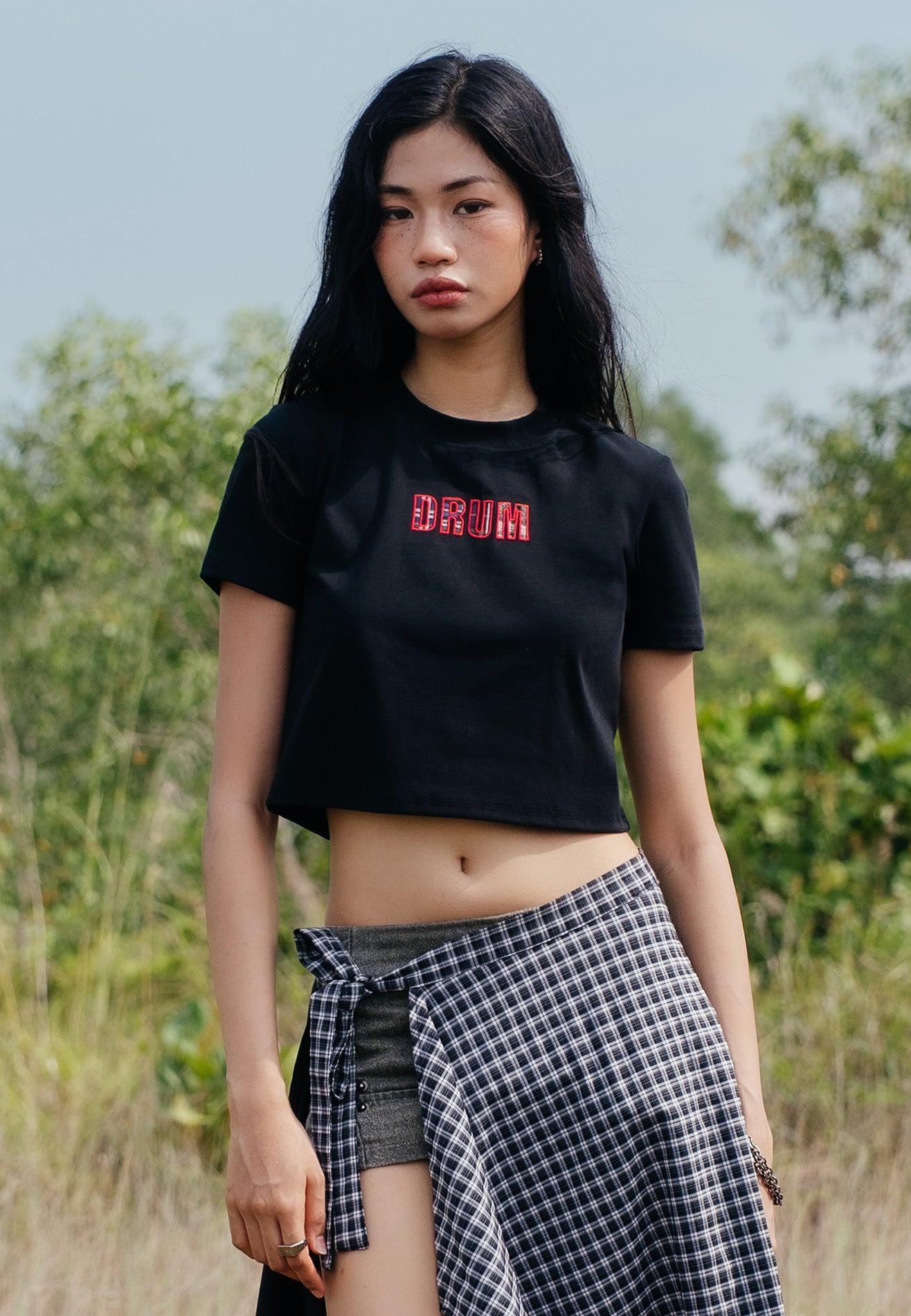 DRUM E. Women Logo Applique Top- Black