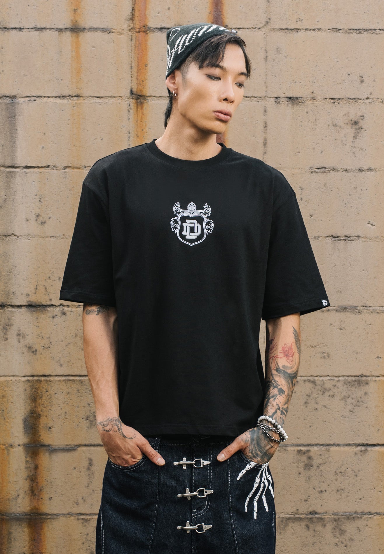 DRUM S. Iconic Velvet Flocking Oversized Tee- Black