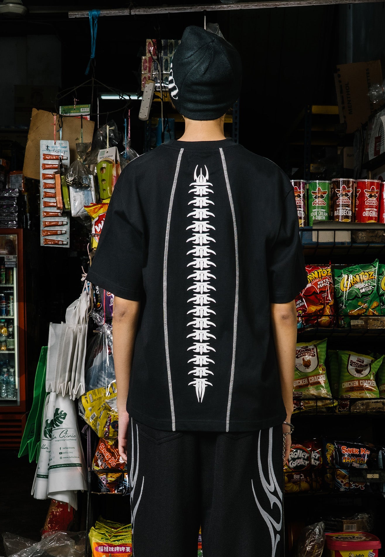DRUM X AOS Trible Graphic Cracking Rubber Print Oversized Tee- Black