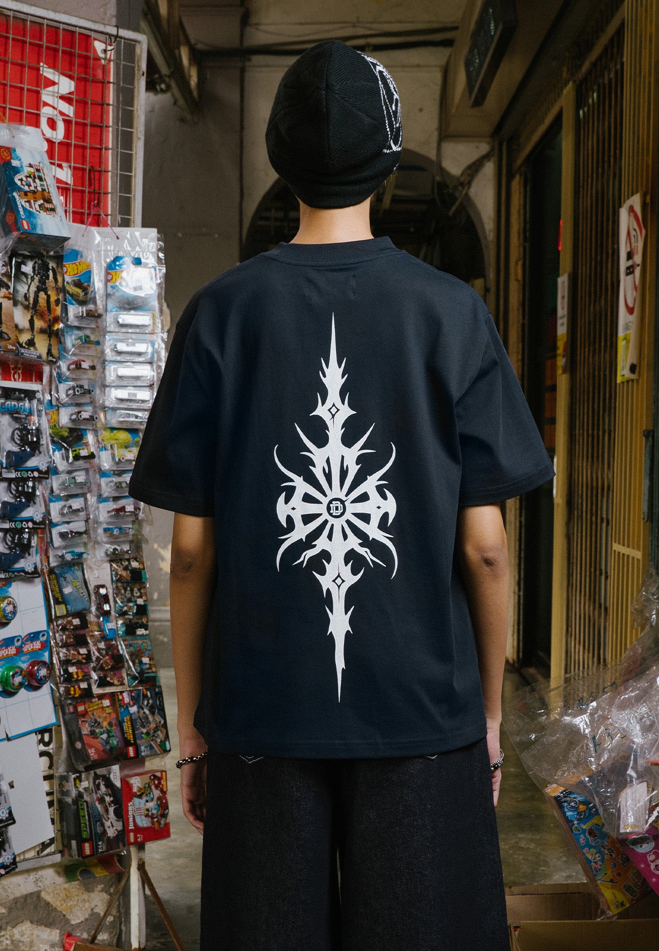 DRUM X AOS Logo Embroidery Trible Graphic Cracking Rubber Print Oversized Tee- Navy