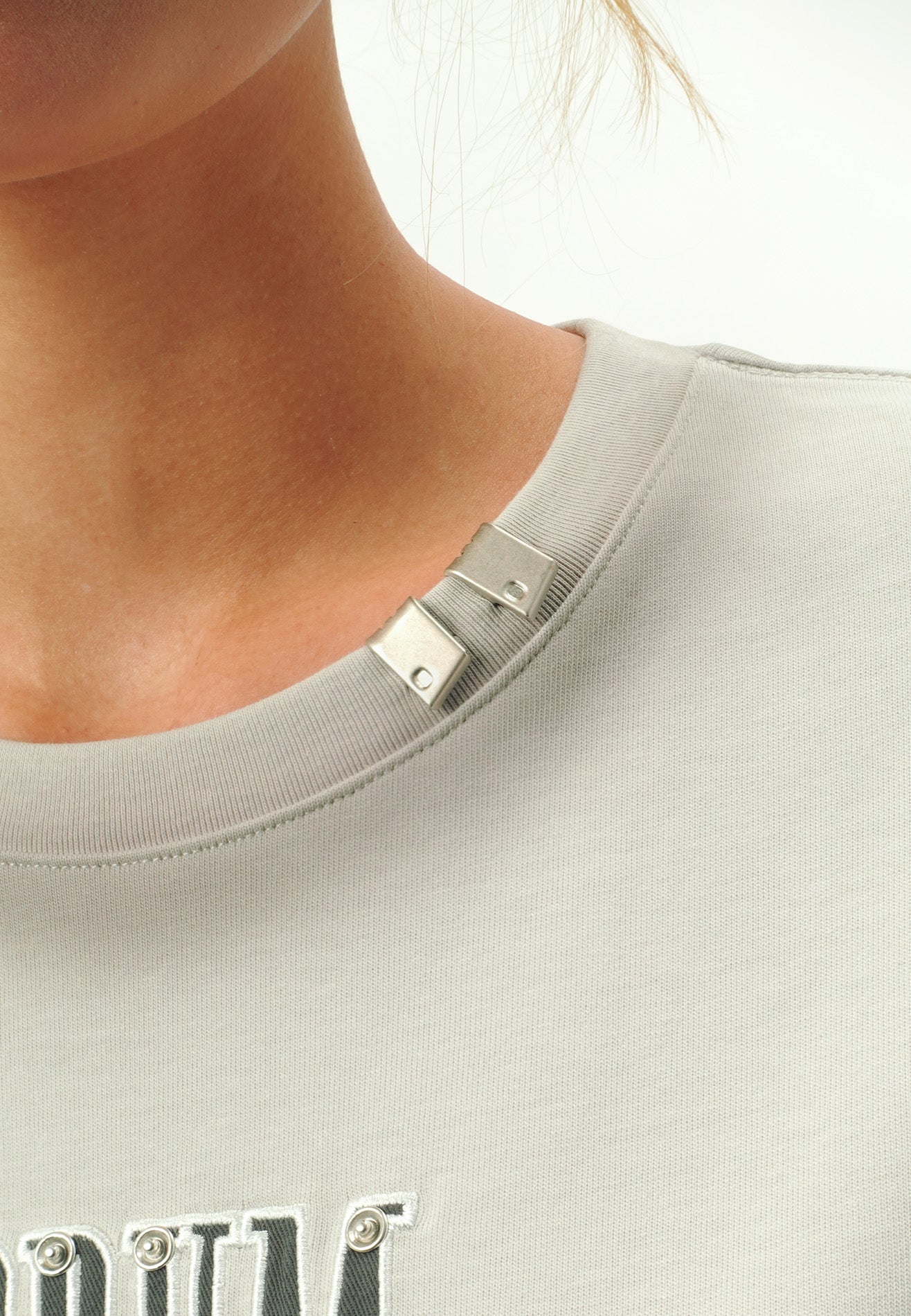 DRUM SELECT Women Ring Details Crop Top- Light Grey