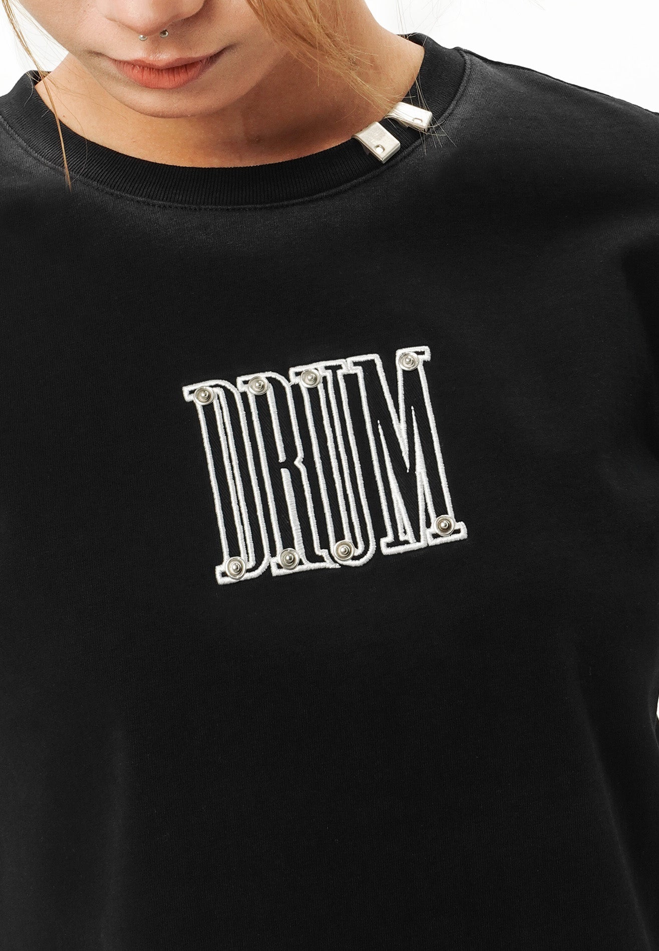 DRUM SELECT Women Ring Details Crop Top- Black