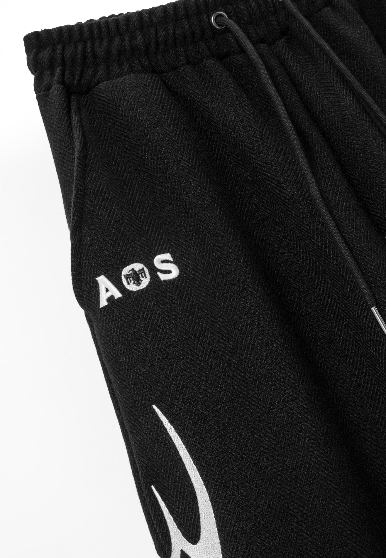 DRUM X AOS Trible Graphic Embroidery Sweatpants- Black