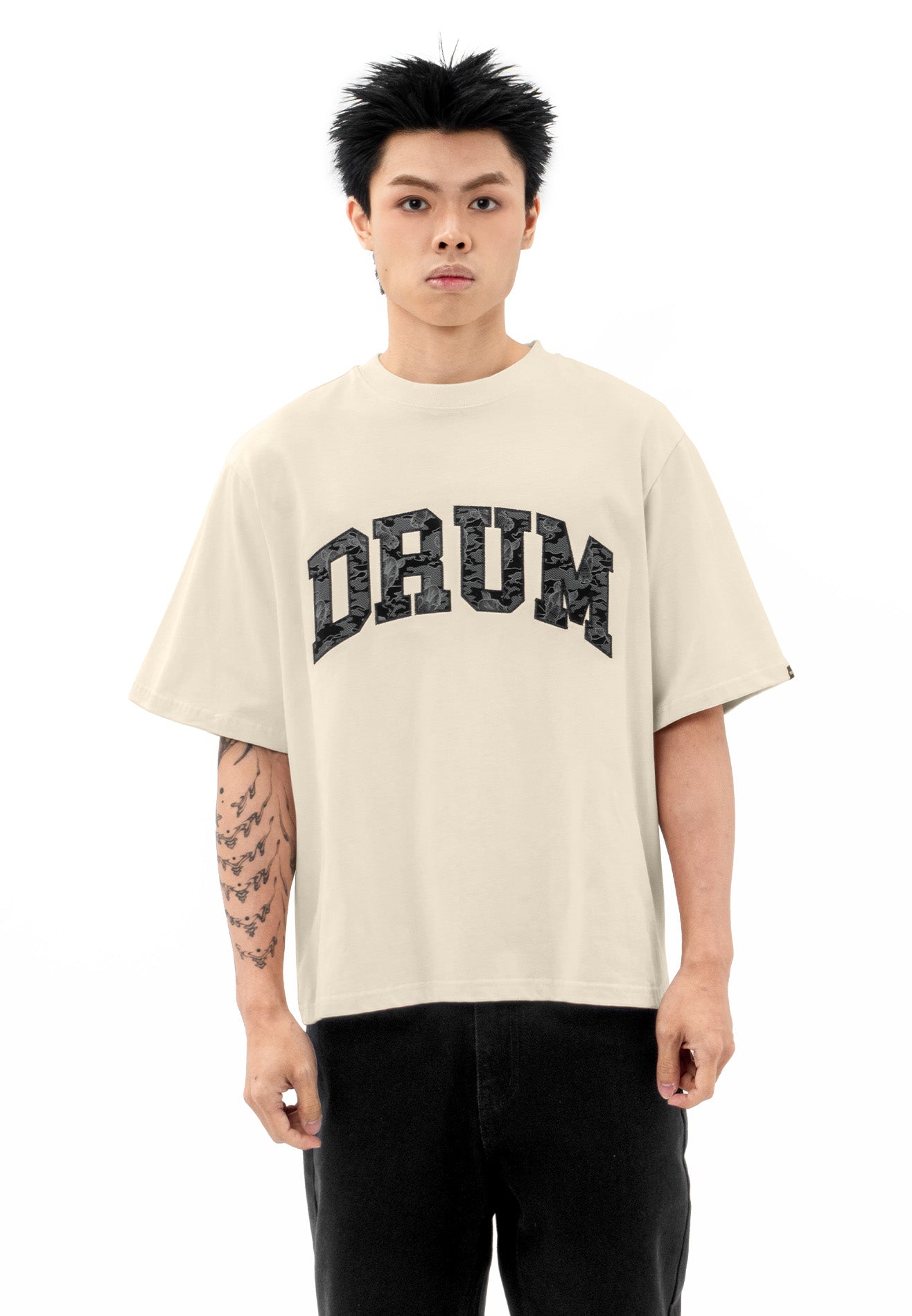 DRUM S. Applique Logo Oversized Boxy Tee- Light Khaki